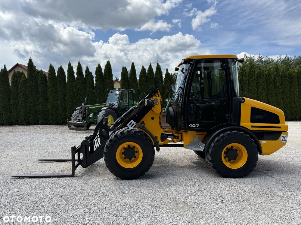 JCB 407 T4 / 2019 ROK / SILNIK 4-CYL BEZ DPF I ADBLUE / PIĘKNA / ORYGINAŁ / ZADBANA / SPROWADZONA Z NIEMIEC / MAŁE GABARYTY / SILNA / 406 408 409 60 70 M 506 509 - 1