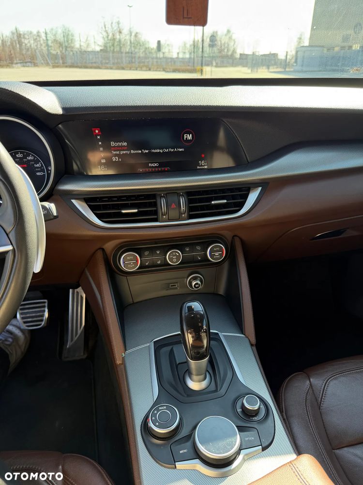 Alfa Romeo Stelvio 2.0 Turbo TI Q4 - 16