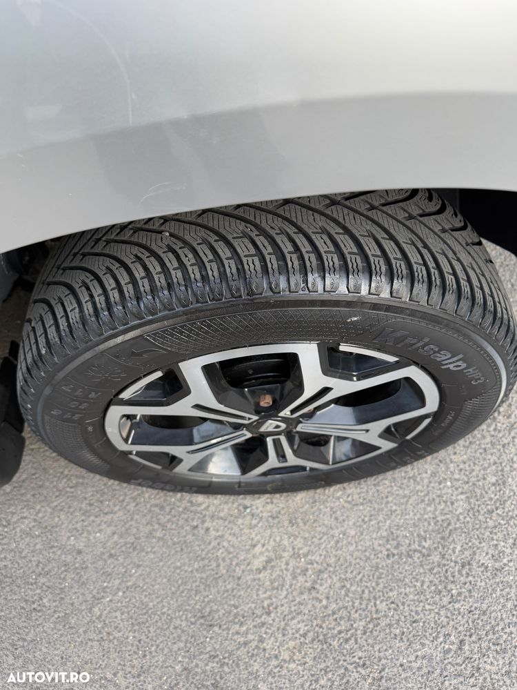 Dacia Duster 1.6 4x4 Laureate - 11