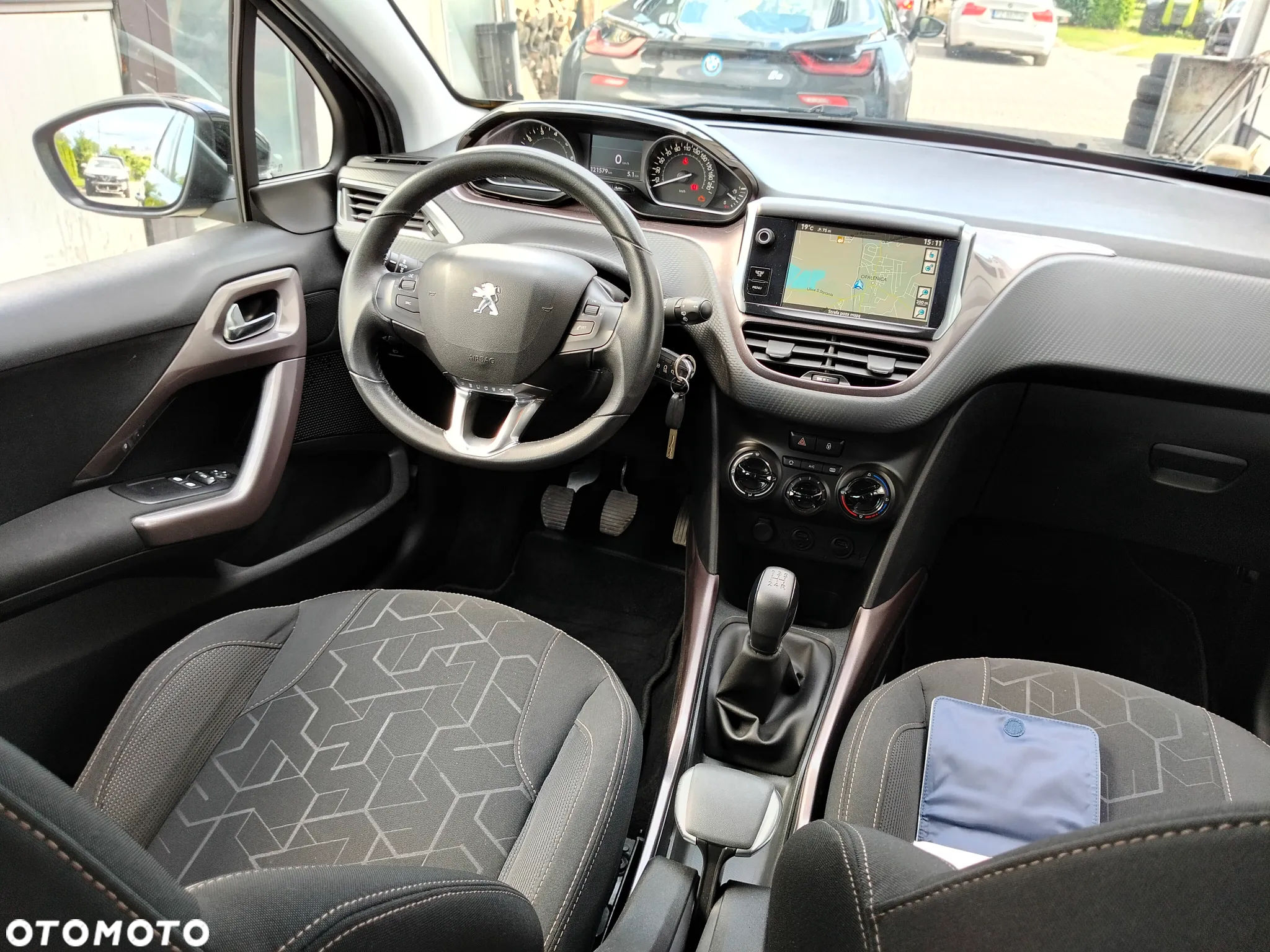 Peugeot 2008 PureTech 82 Signature - 16