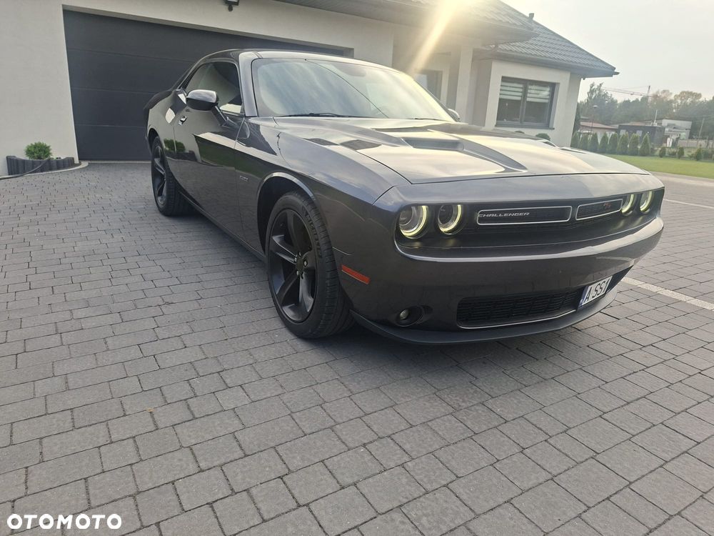 Dodge Challenger - 1