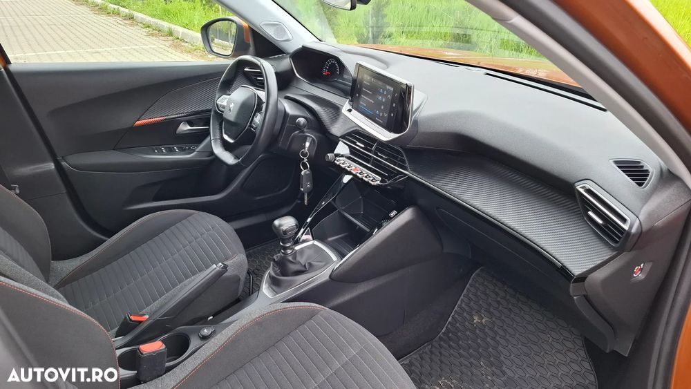 Peugeot 2008 1.2 L PureTech STT Active - 8