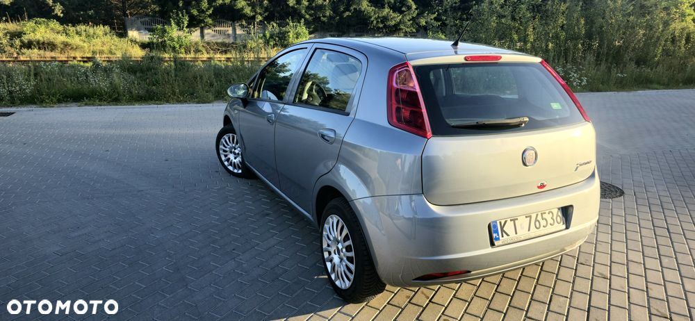 Fiat Grande Punto Actual 1.4 8V Estiva Blue&Me Euro5 - 6