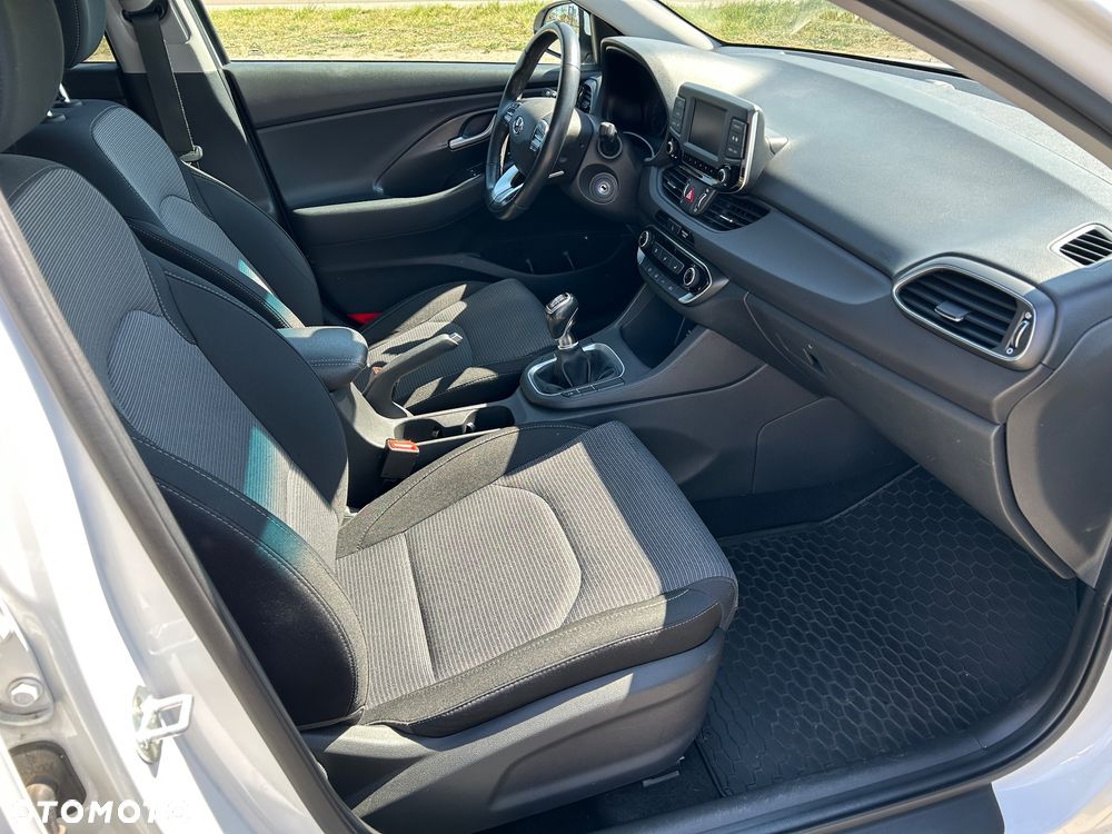 Hyundai i30 1.4 Classic + - 8