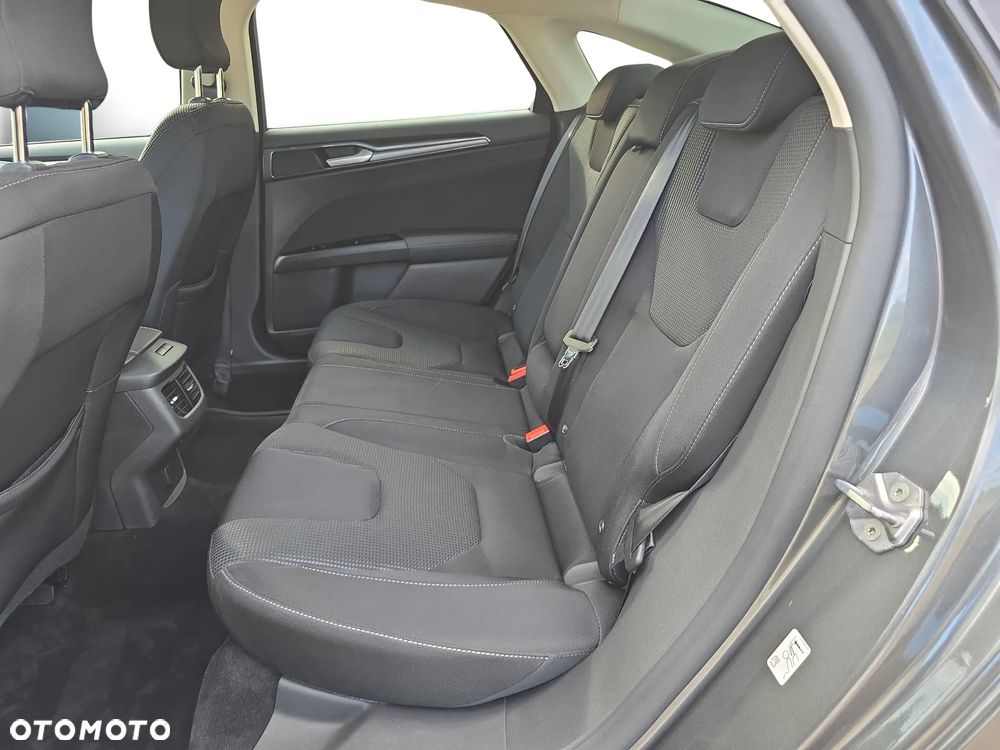 Ford Mondeo 2.0 Hybrid Titanium - 26