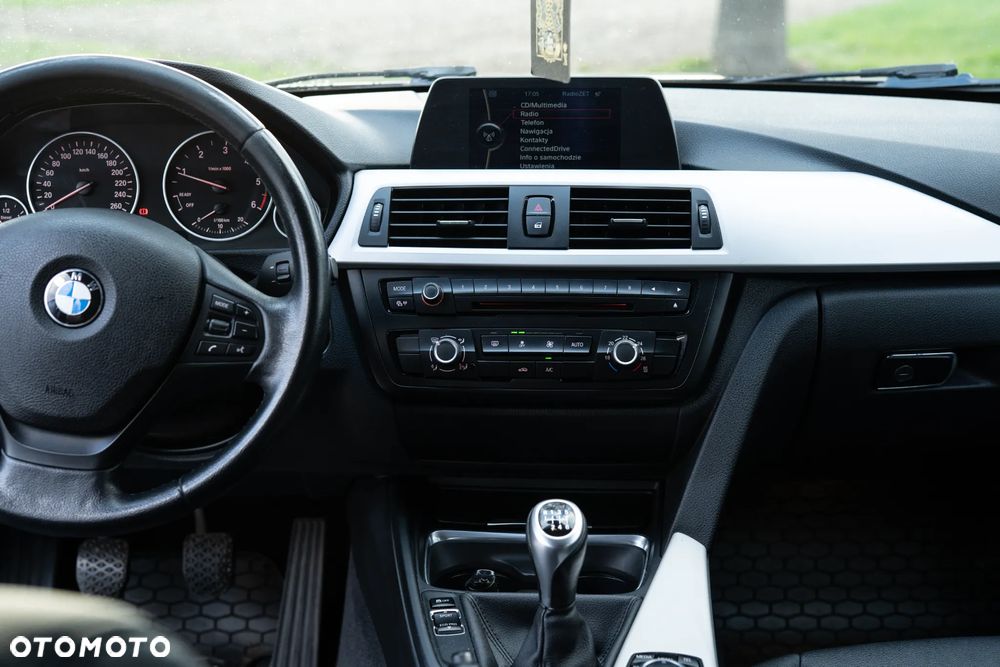 BMW Seria 3 318d - 11