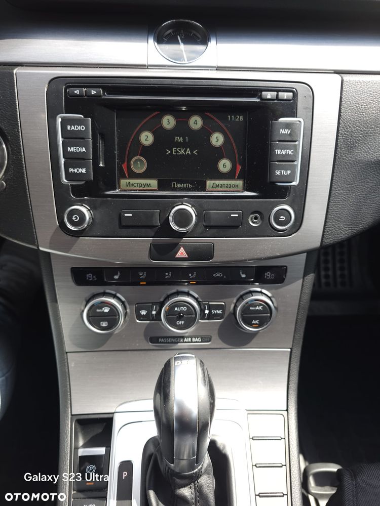 Volkswagen Passat 2.0 TDI Comfortline DSG - 28
