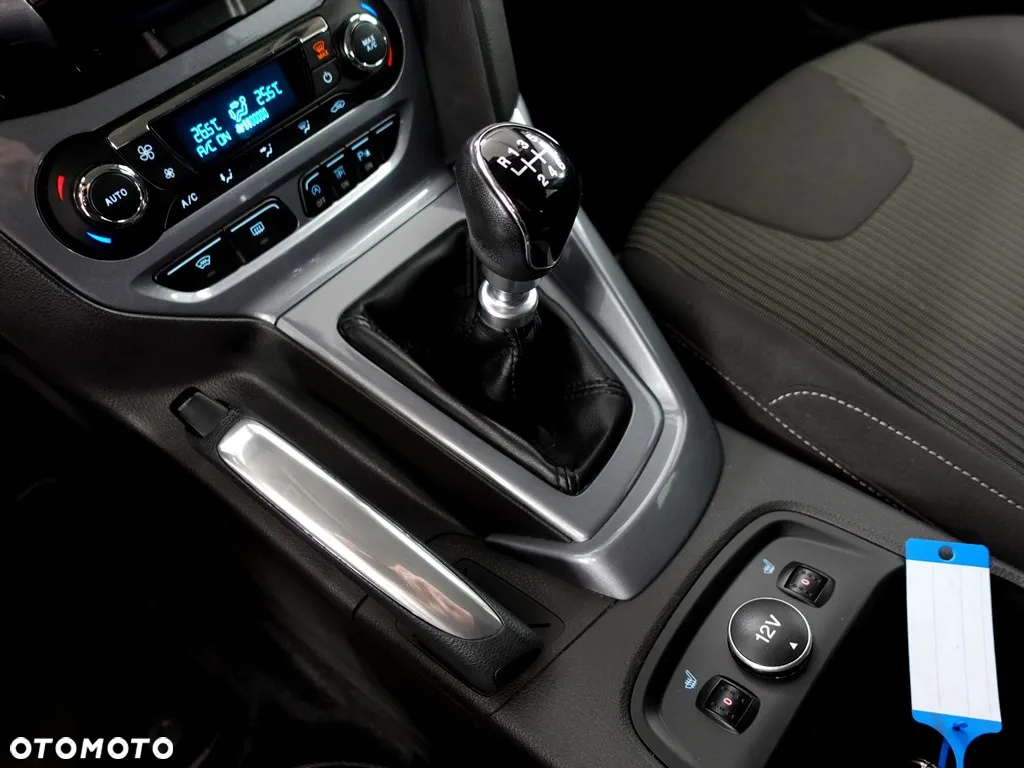 Ford Focus 1.6 EcoBoost Titanium - 19