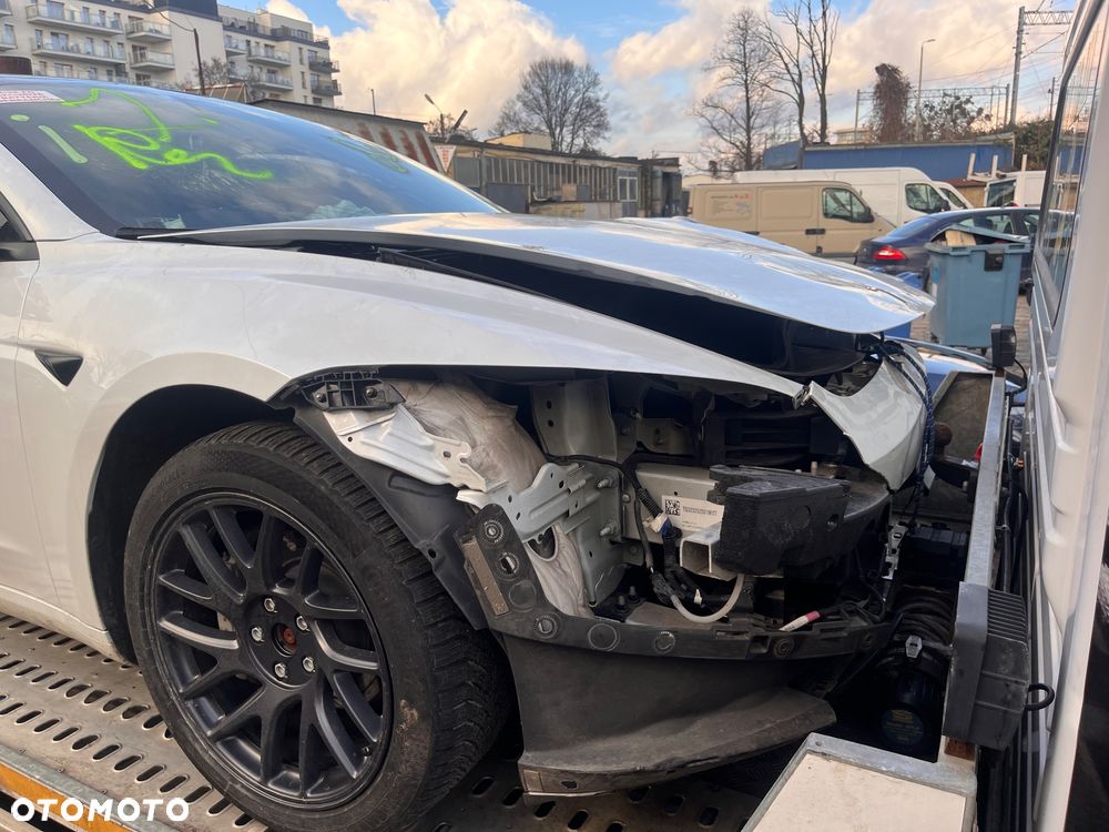 Tesla Model 3 Langstreckenbatterie Allradantrieb Dual Motor Performance - 2