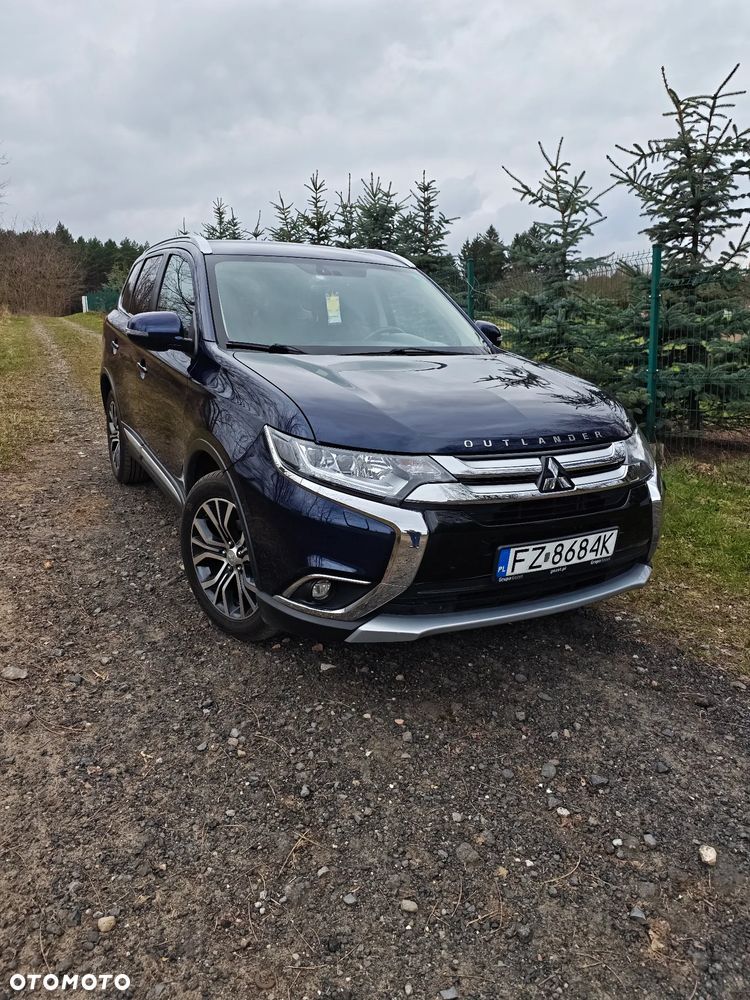 Mitsubishi Outlander 2.0 Intense + Navi 4WD CVT - 29