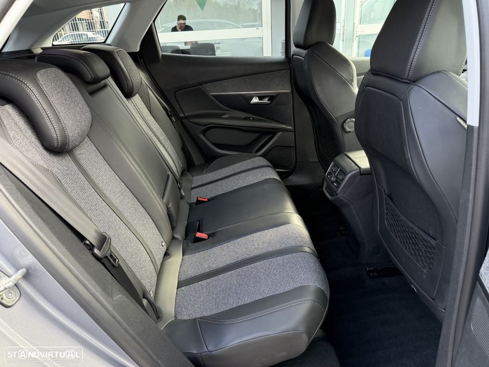 Peugeot 3008 PureTech 130 Stop & Start EAT6 Allure - 8