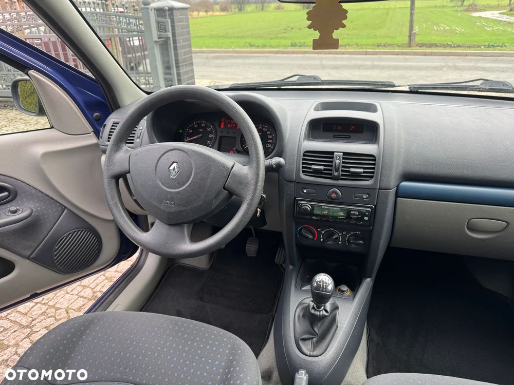 Renault Clio - 16