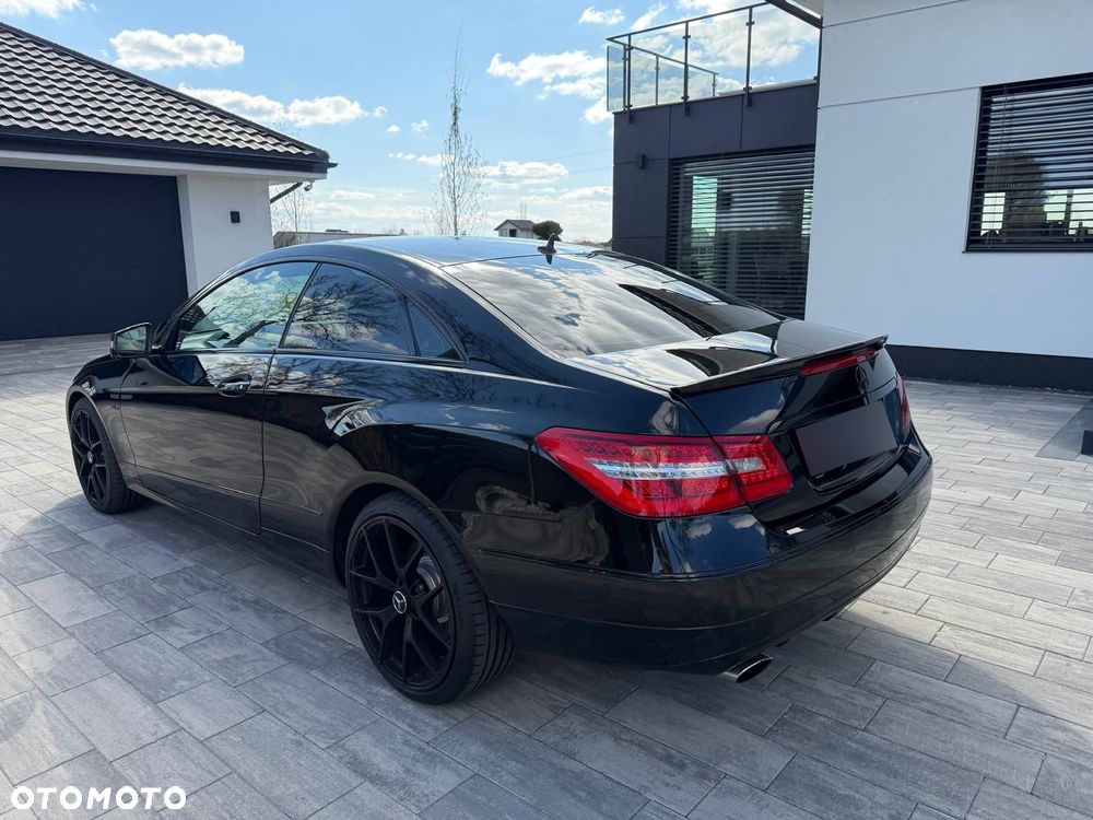 Mercedes-Benz Klasa E 200 CGI BlueEFFICIENCY Automatik Avantgarde - 2