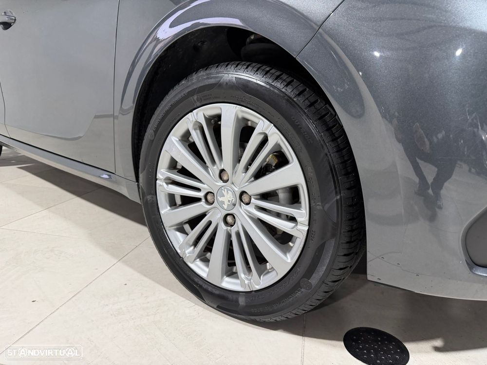 Peugeot 208 1.2 PureTech Allure - 7