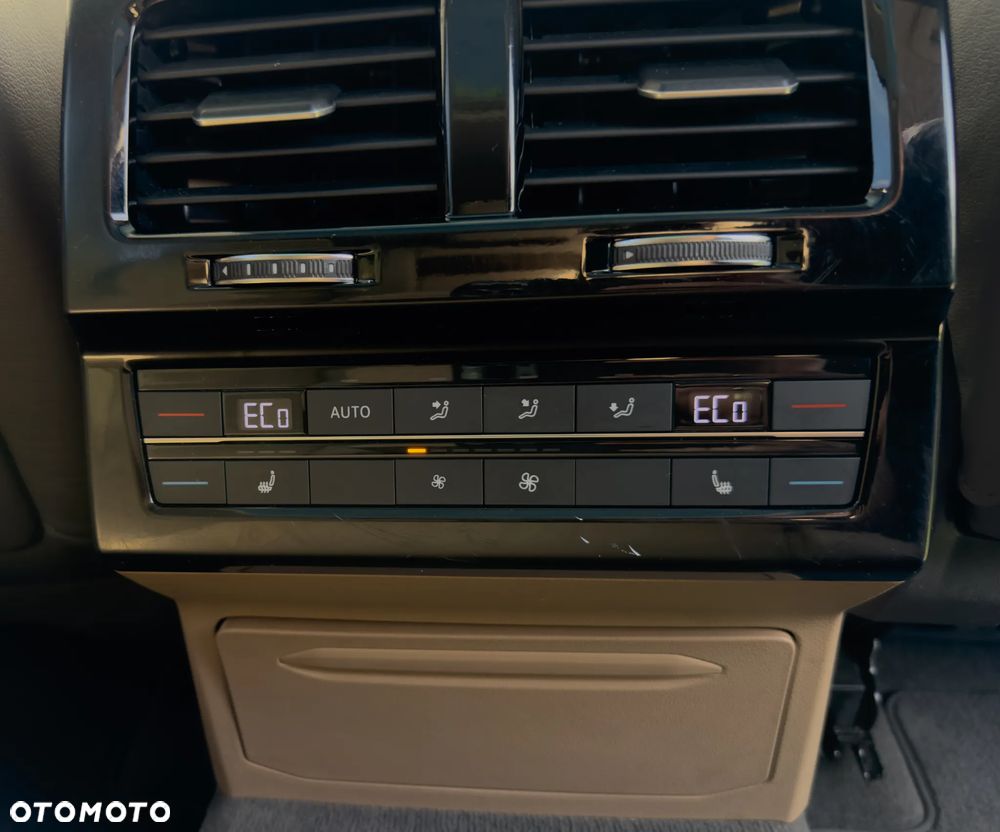 Volkswagen Touareg 3.0 V6 TDI SCR 4Mot Elegance - 22