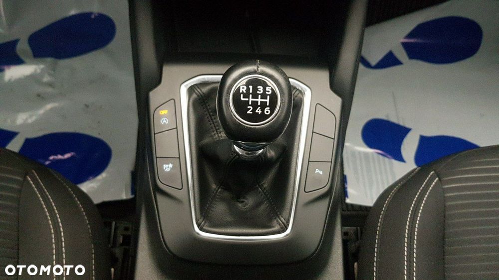 Ford Kuga - 26