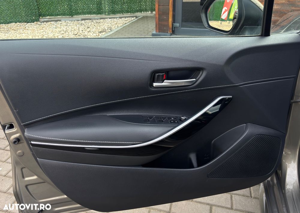 Toyota Corolla 1.8 Hybrid Touring Sports Business Edition - 16