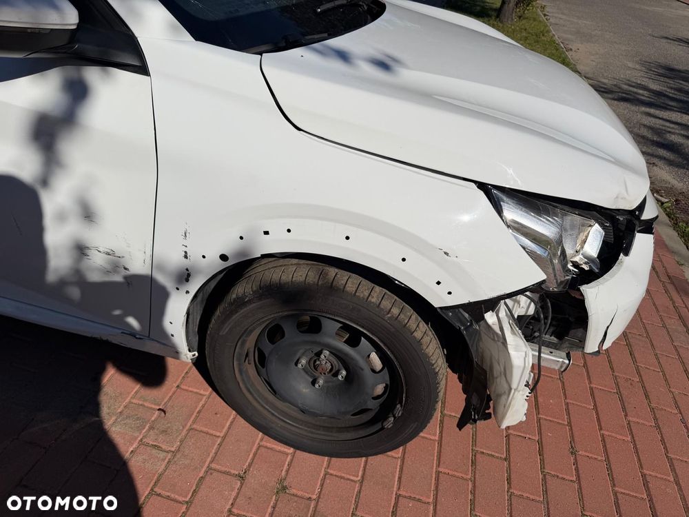 Peugeot 208 - 26