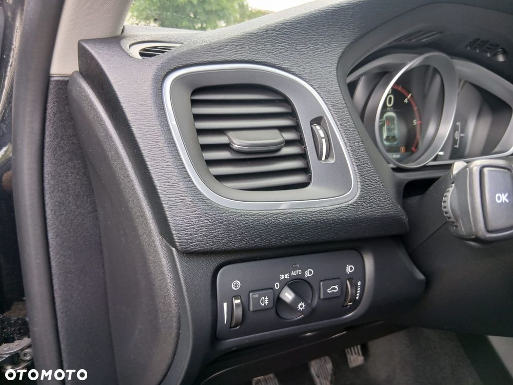Volvo V40 D2 - 18