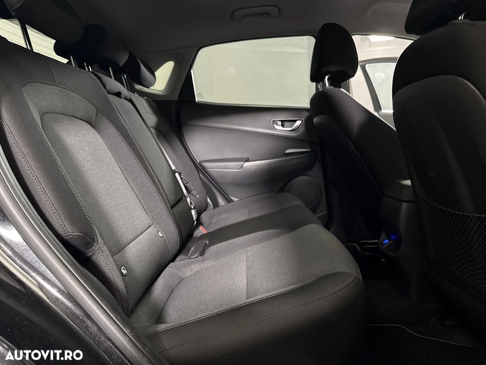 Hyundai KONA - 14
