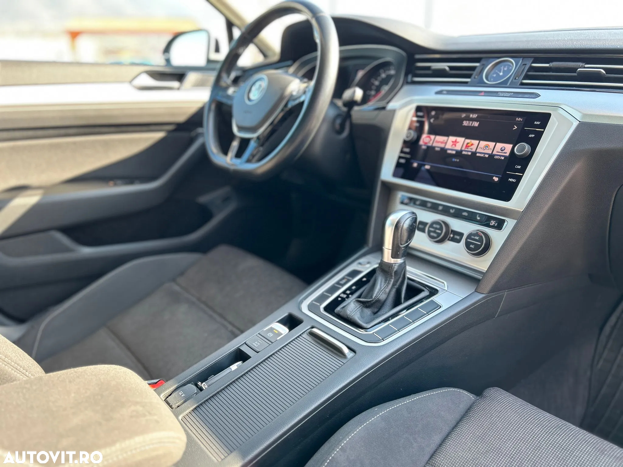 Volkswagen Passat - 8