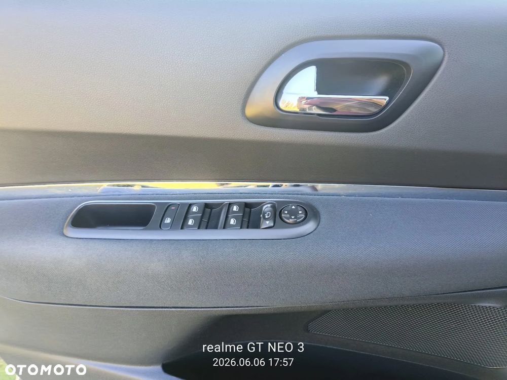 Peugeot 3008 HDi FAP 115 Style - 8