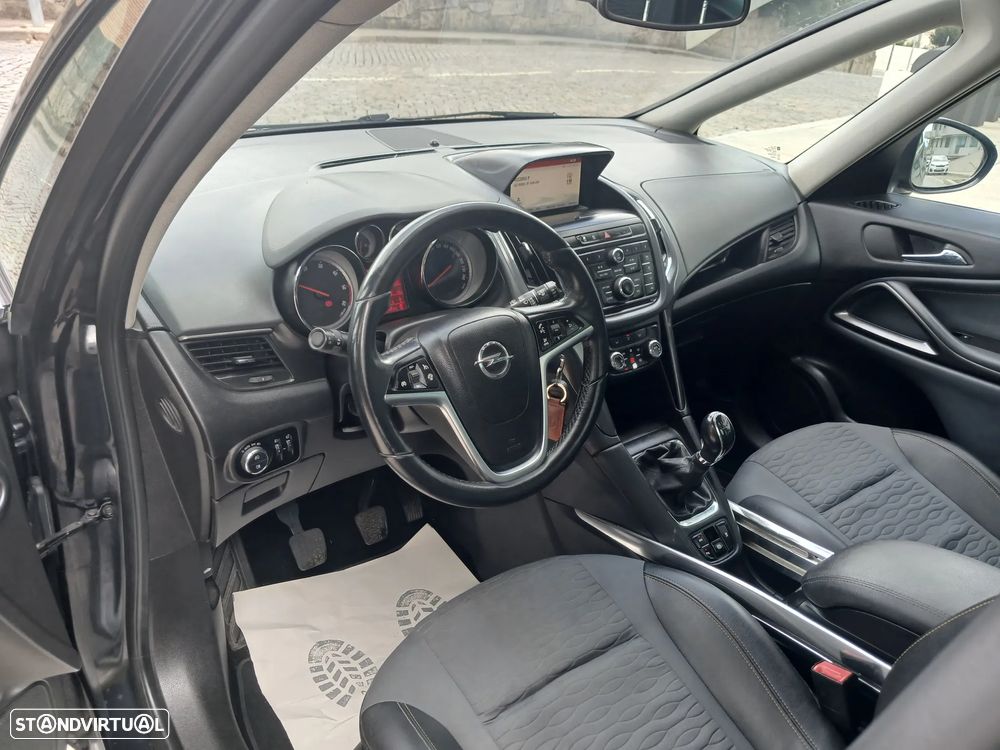 Opel Zafira 1.6 CDTi Executive — fotografia 11