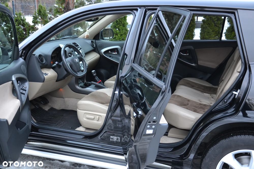 Toyota RAV4 2.0 VVT-i Sol - 11