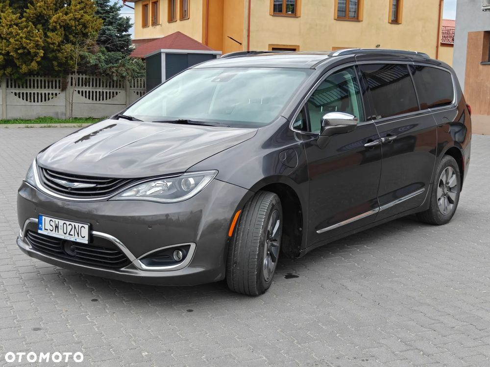 Chrysler Pacifica - 8