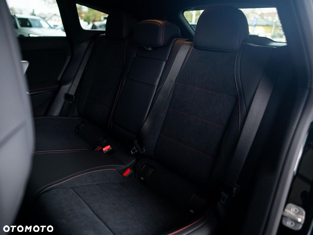 Mercedes-Benz CLA - 10