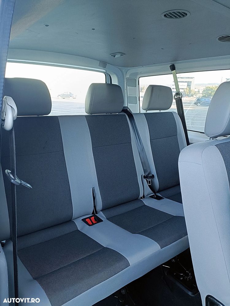 Volkswagen Transporter Caravelle Lang BMT Comfortline - 8
