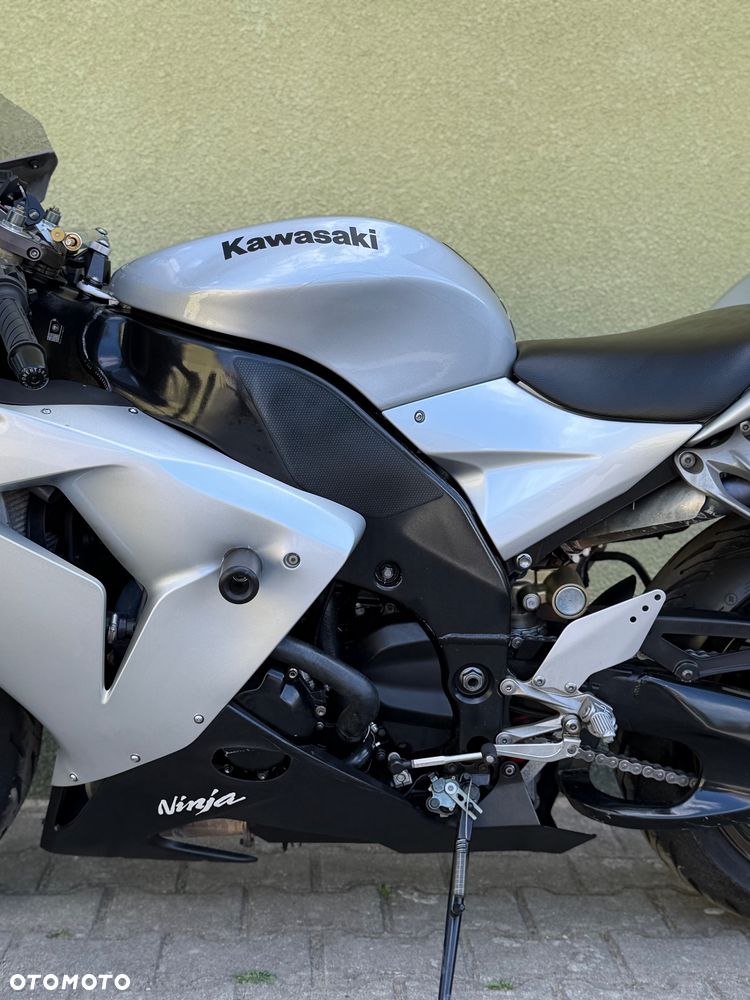 Kawasaki ZX - 24