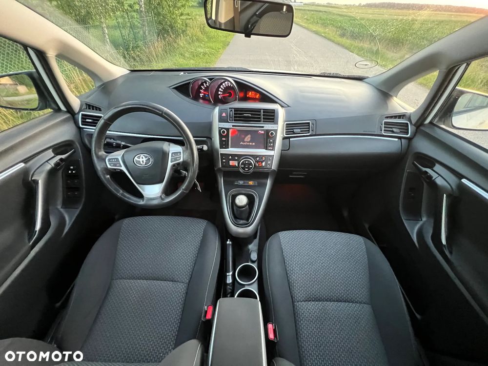 Toyota Verso 2.0 D-4D Premium - 13