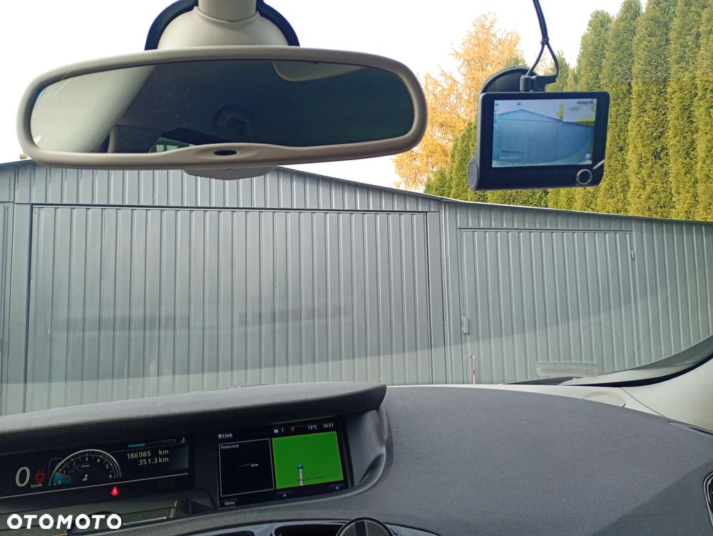 Renault Grand Scenic - 10