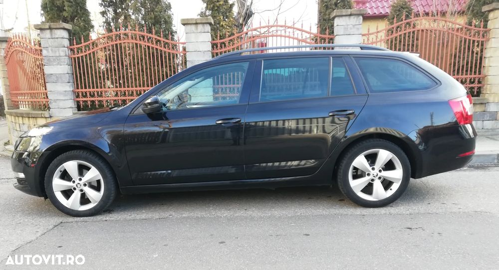 Skoda Octavia Combi Diesel 2.0 TDI Ambition - 2