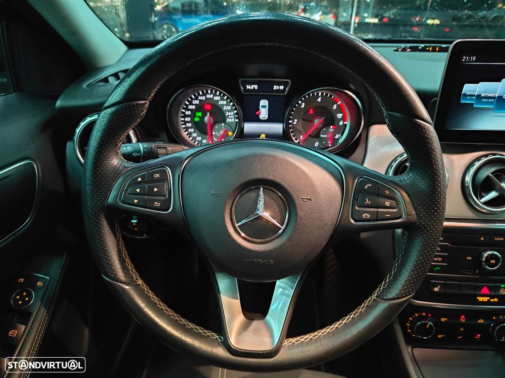 Mercedes-Benz GLA 180 d - 15