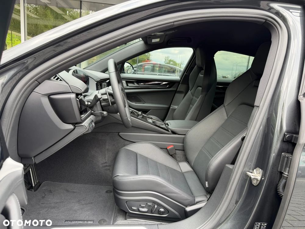 Porsche Panamera 4 - 11