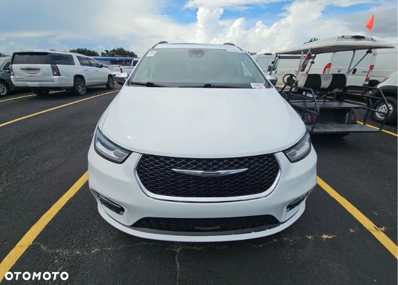 Chrysler Pacifica - 3