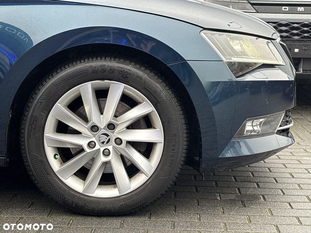 Skoda Superb 2.0 TDI SCR Style DSG - 37