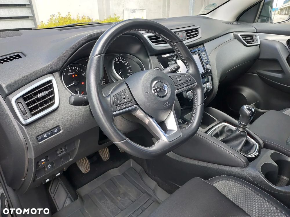 Nissan Qashqai 1.3 DIG-T N-WAY - 36