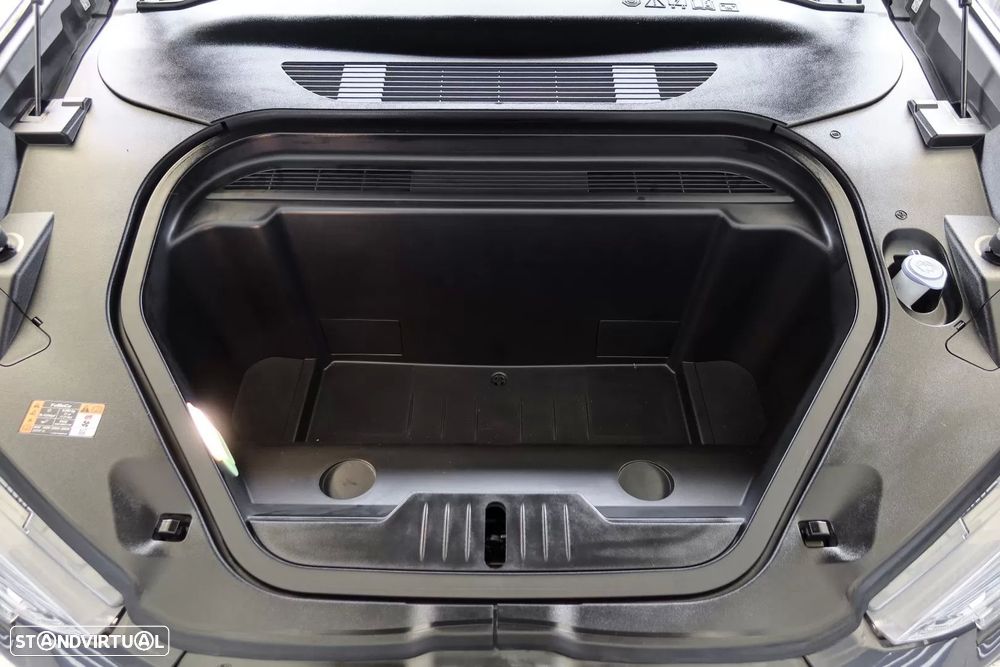 Ford Mustang Mach-E - 24