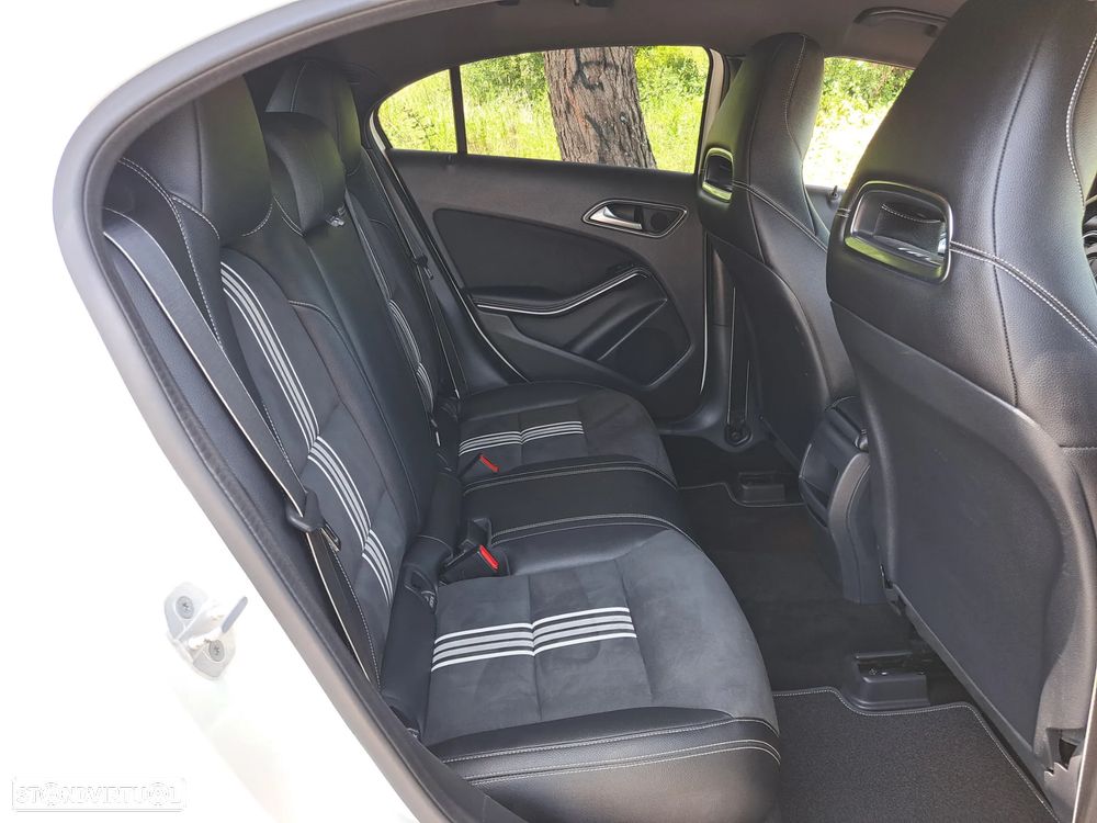 Mercedes-Benz A 200 (BlueEFFICIENCY) 7G-DCT AMG Sport - 35