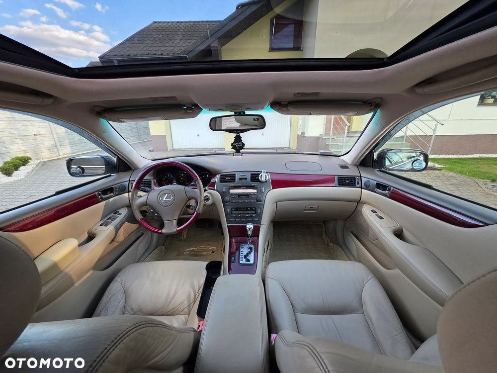 Lexus ES - 9
