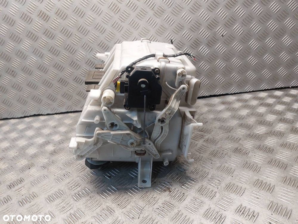 OBUDOWA NAGRZEWNICY BEZ DMUCHAWY SUZUKI GRAND VITARA I 116700-4084 - 4