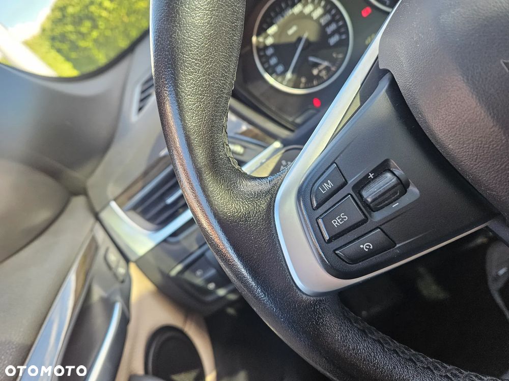 BMW X1 xDrive18d xLine - 11