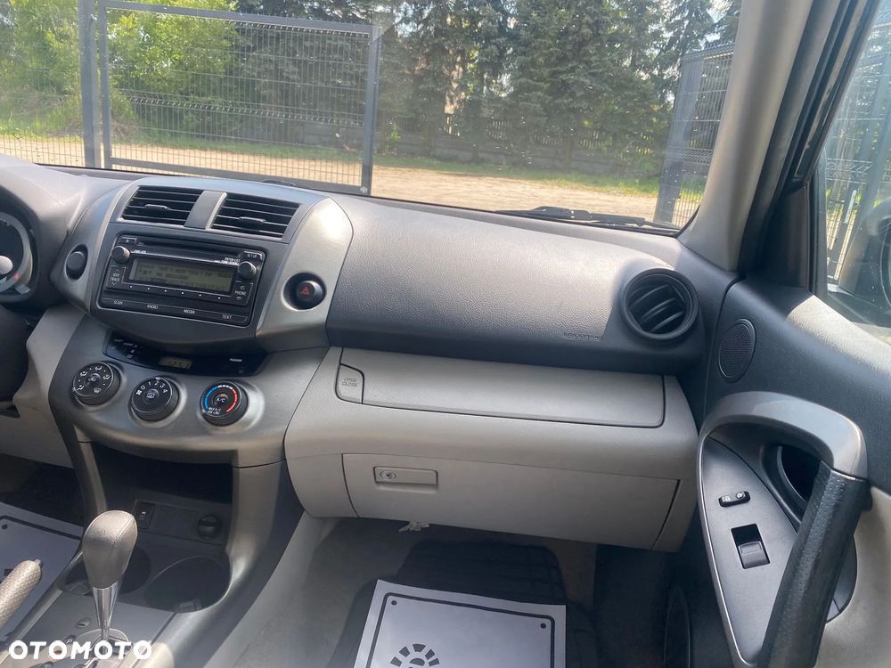 Toyota RAV4 2.5 VVT-i Base 4x2 - 18