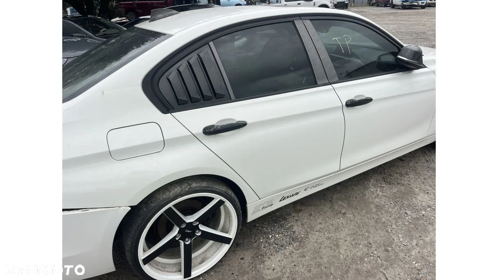 BMW Seria 3 328i - 13