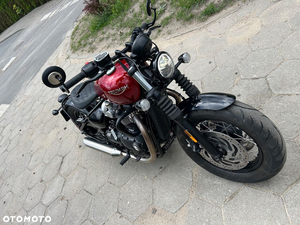Triumph Bonneville Bobber - 19