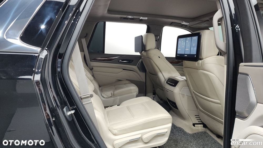 Cadillac Escalade - 14