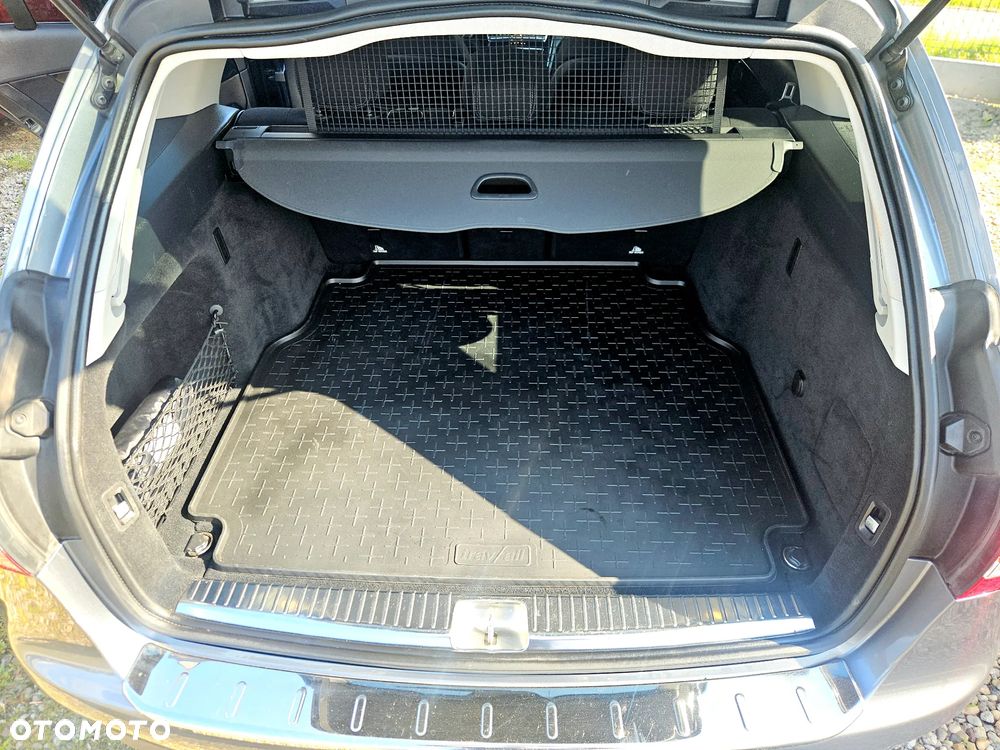 Mercedes-Benz Klasa C 220 d 4Matic T 9G-TRONIC - 29